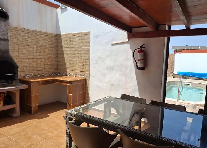 Experience Heated Salty Water Pool 칼레타데푸스테